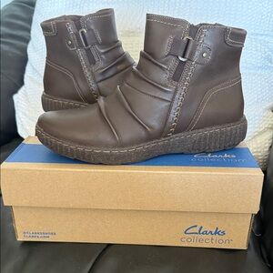 BRAND NEW: Clarks Dark Brown Leather Ankle Boots